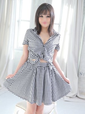 トリプルエー れな